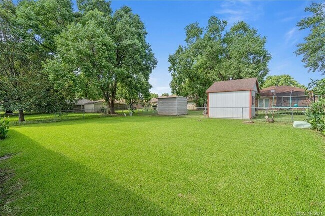 Building Photo - Updated 3 bed/ 2 bath home in South Bossier