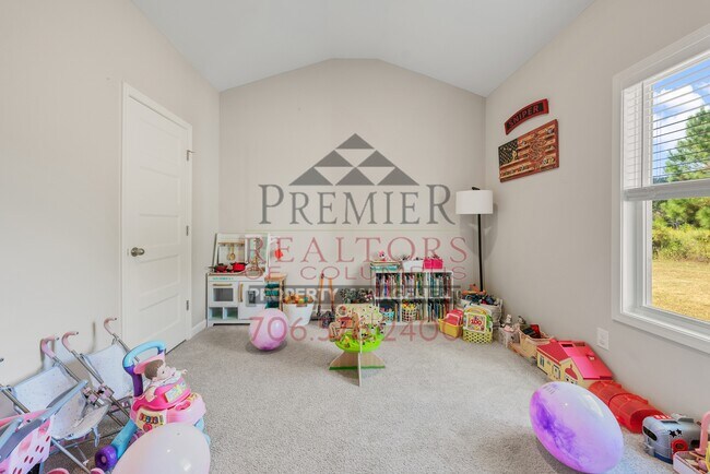 Building Photo - 13 Pebblebrook Ln