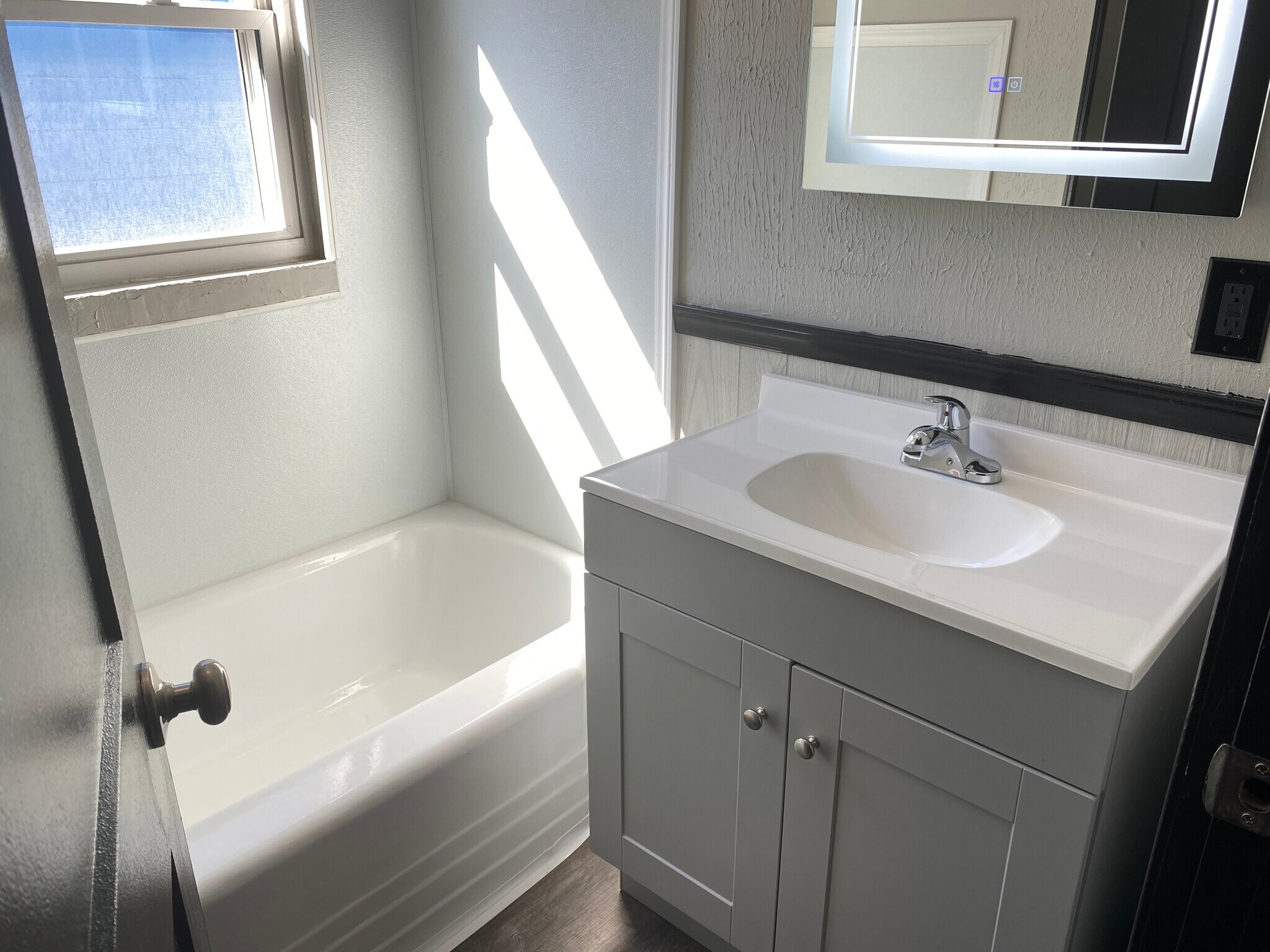 Building Photo - 4814 Tennessee St