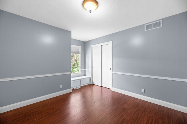 Building Photo - Beautiful 5 bedroom home in Andover School...