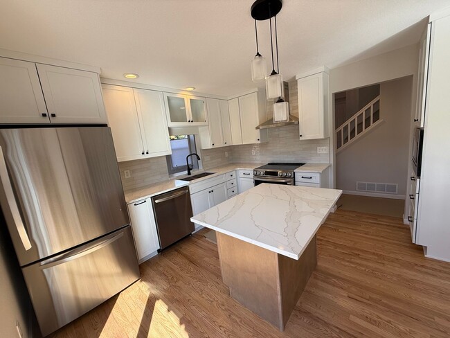 Building Photo - 818 Spyglass Cir