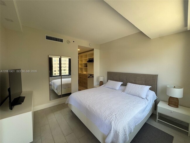 Building Photo - 201 Crandon Blvd
