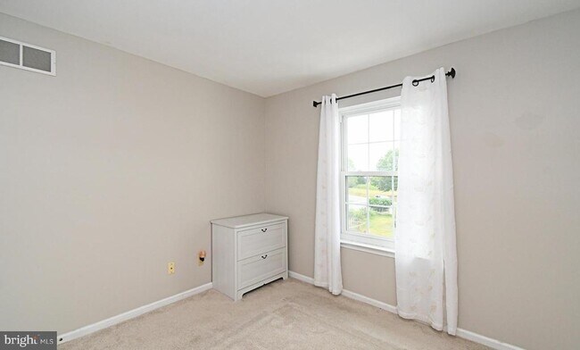 Building Photo - 4258 Red Oak Ct