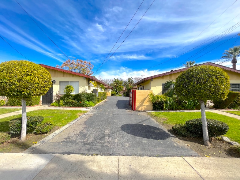 Building Photo - 831 S Oaks Ave