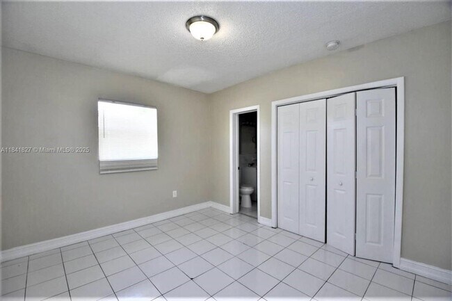 Building Photo - 330 NW 196th St