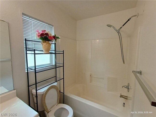 Building Photo - 5195 Shreve Ave