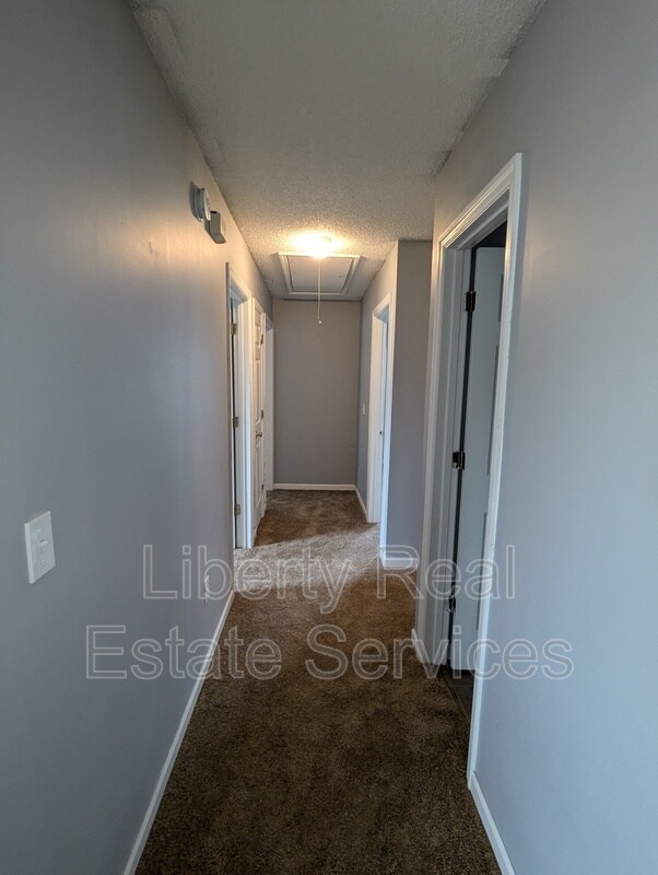 Building Photo - 215 Bridgemont Way