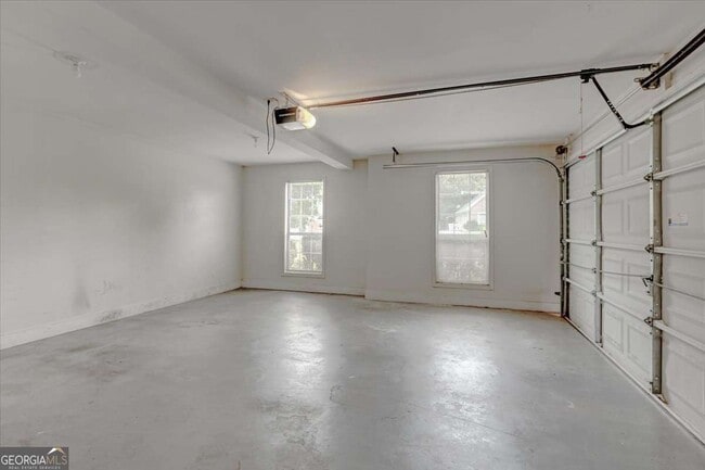 Building Photo - 25 Wisteria Cir