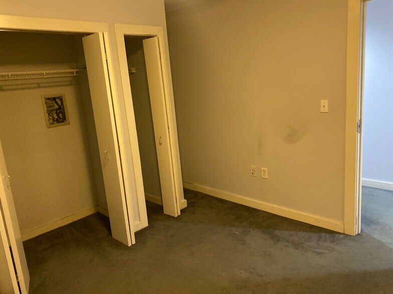 Building Photo - 534 Commonwealth Ave