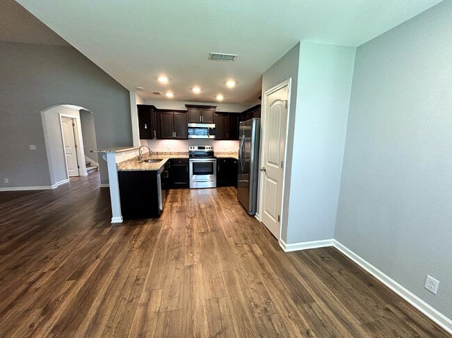 Building Photo - 2431 Hollis Dr