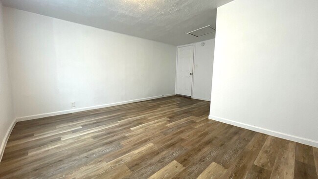 Building Photo - 5523 Avenue O 1/2 Ave