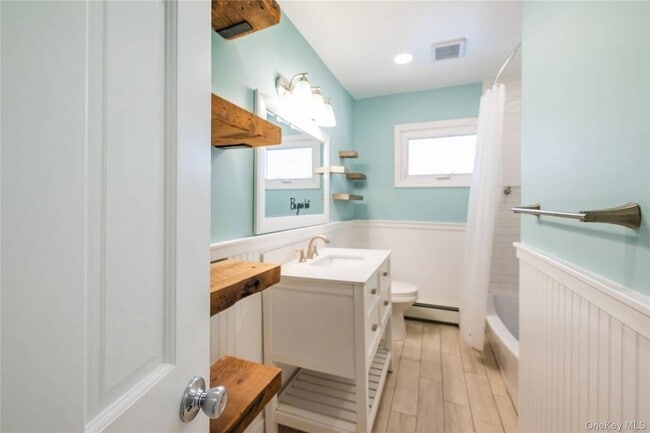 Building Photo - 869 Beach St