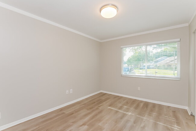 Building Photo - 3308 Laurel Dale Dr