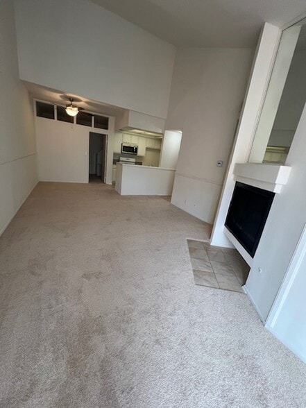 Building Photo - 7211 Cozycroft Ave