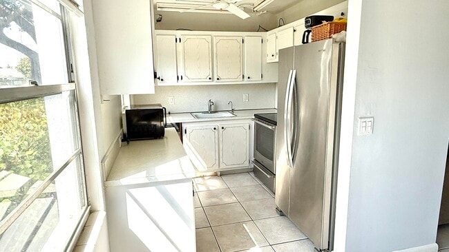 Building Photo - 281 Tilford N