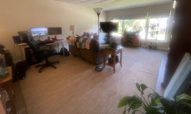 Building Photo - 462 Bartley Ave