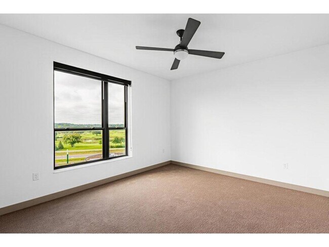 Building Photo - 640 Wisconsin Ave N