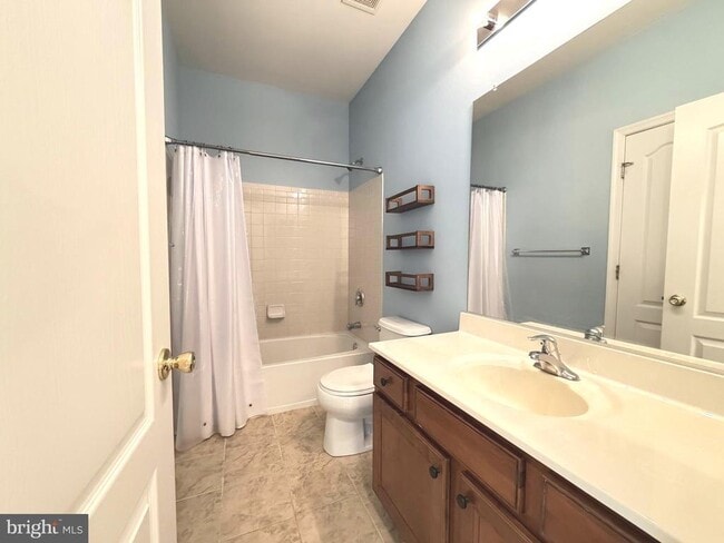 Building Photo - 1693 Mohegan Dr