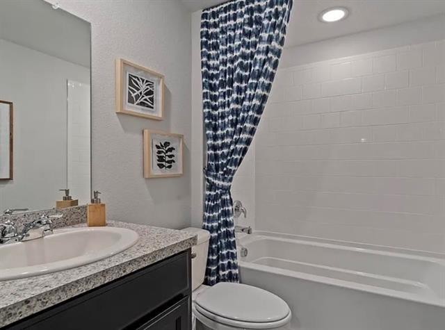 Building Photo - 620 W 1st St