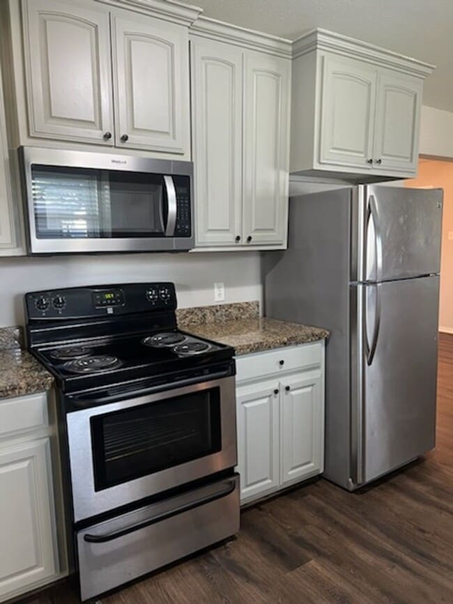 Building Photo - 3 Bed / 1 Bath House, PNGISD