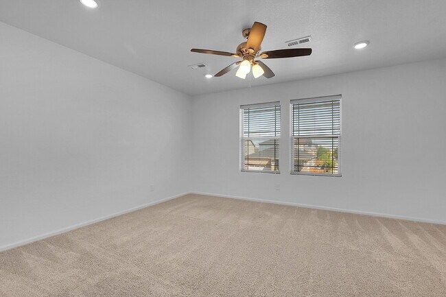 Building Photo - $2,595.00, 3 bed, 2.5 bath Townhouse in Au...