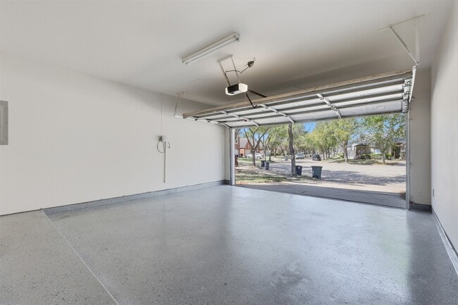 Building Photo - 20811 Garden Arbor Ln