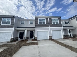 Building Photo - 127 Carr Ln