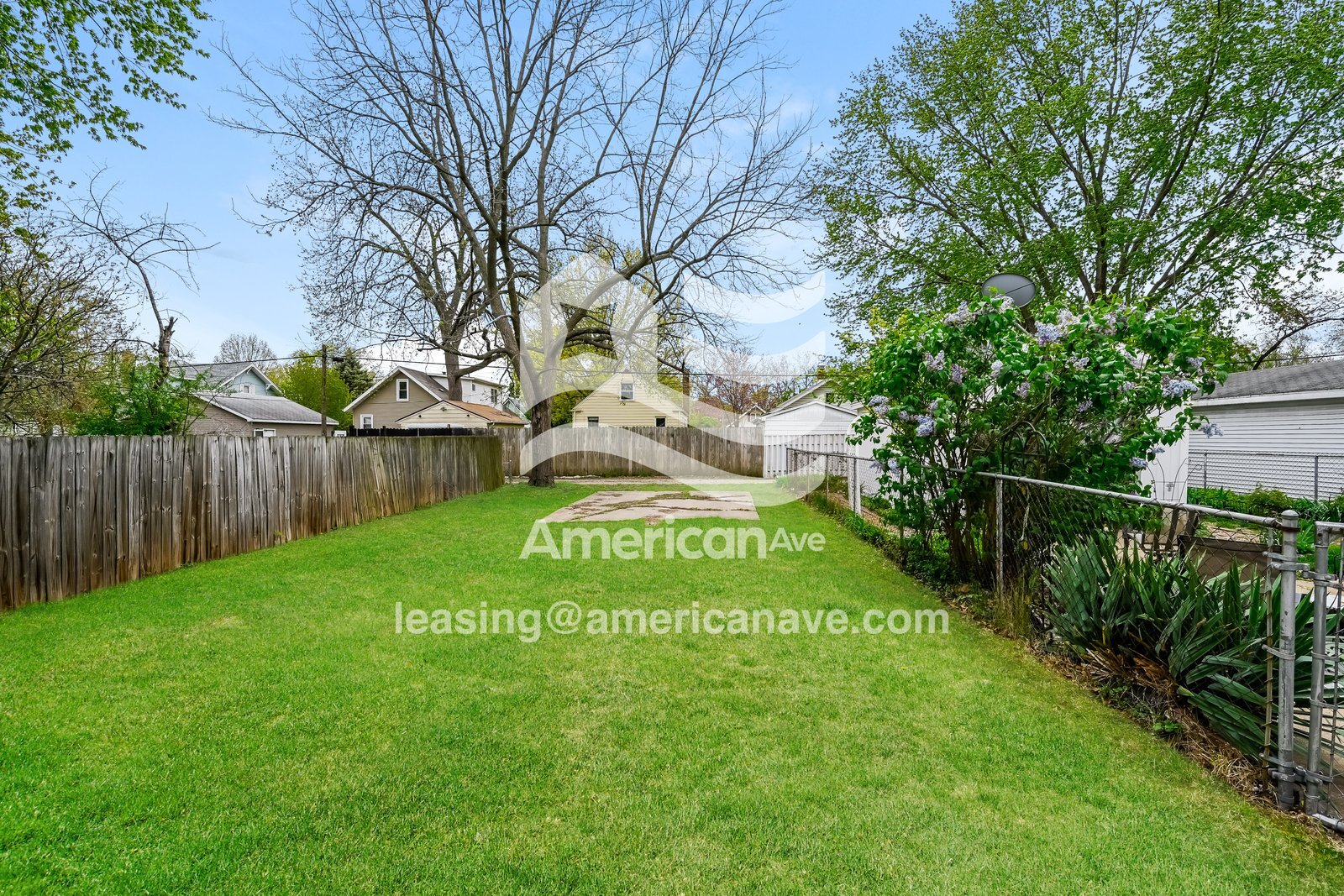 Building Photo - 2114 W Callender Ave