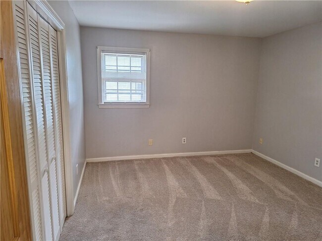 Building Photo - 4609 Hopewell Rd