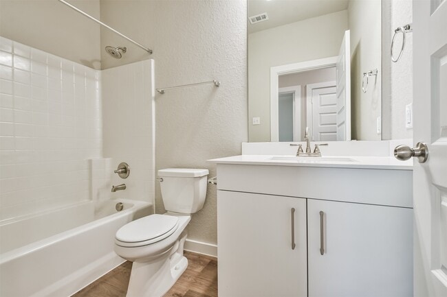 Building Photo - 9800 Grosbeak Ln