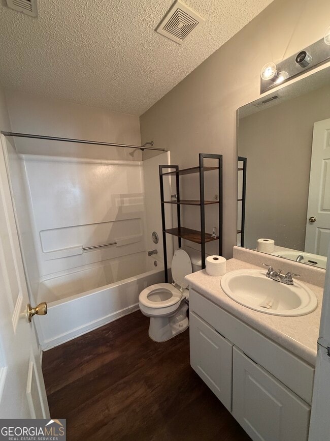 Building Photo - 3020 Meadow Glen Pass