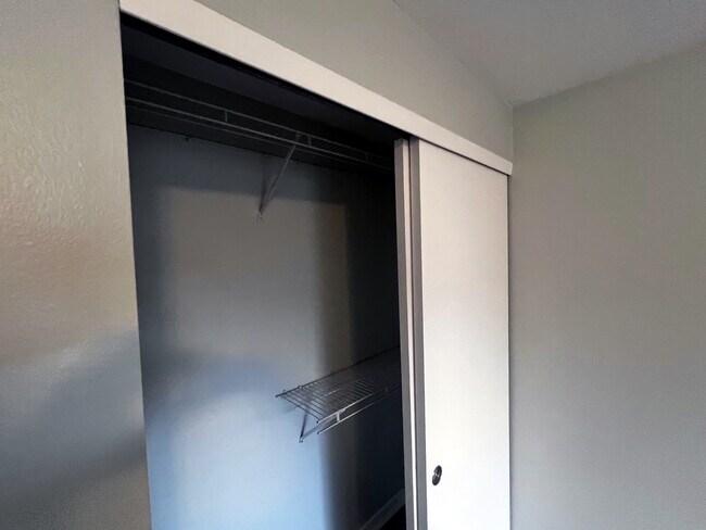 Building Photo - 15807 NE 86th Cir