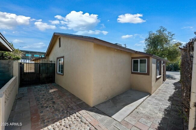 Building Photo - 2601 N 51st St
