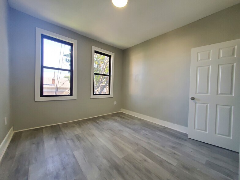 135 W 54th St 3 - 133 W 54th St