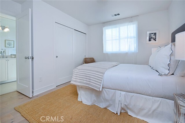 Building Photo - 4641 Cahuenga Blvd