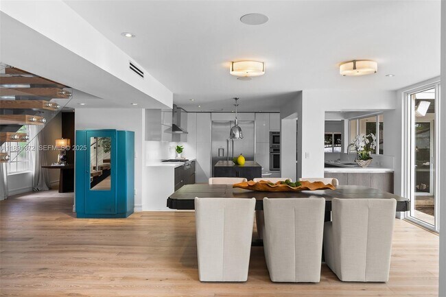 Building Photo - 575 Bay Point Rd