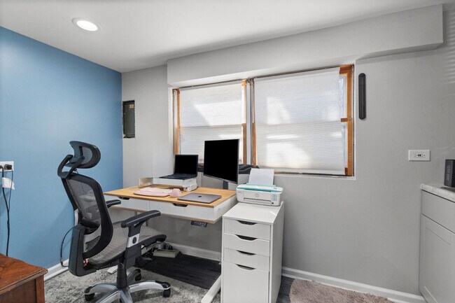 Building Photo - 2635 W 94th Pl