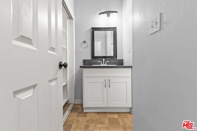 Building Photo - 5555 Carlton Way