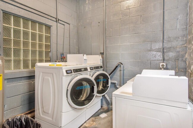 Building Photo - 6715 Polk St