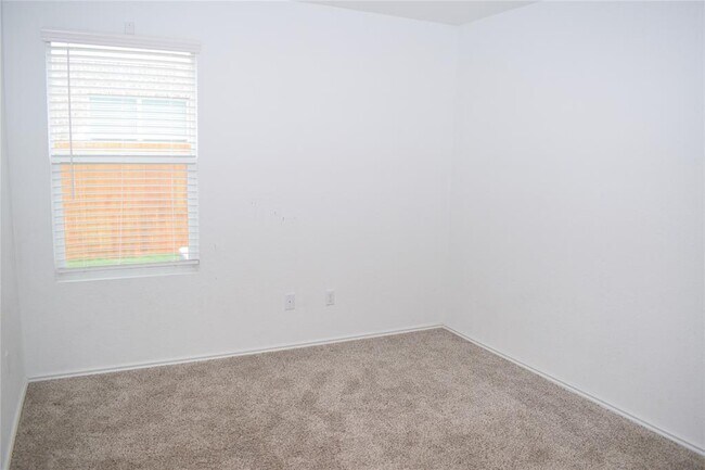 Building Photo - 5808 Bianca Dr