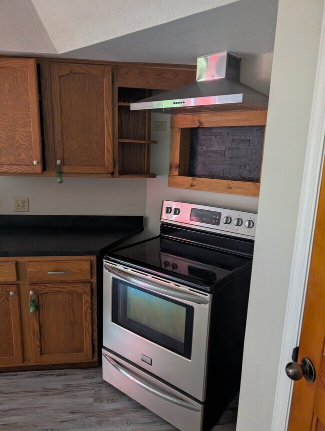 Building Photo - 6060 E Forest Trail Dr