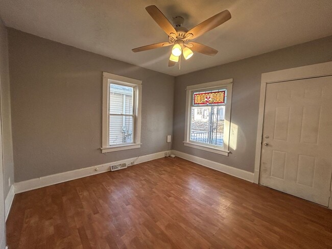 Building Photo - 4538-4540-4540 15th Ave