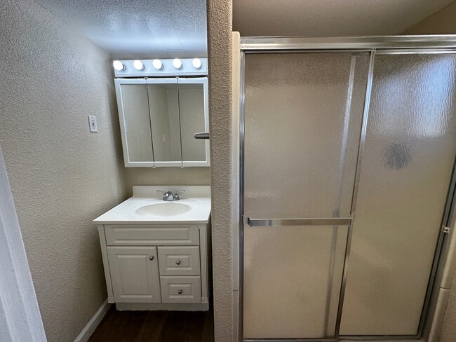 Building Photo - Cherry Valley 1