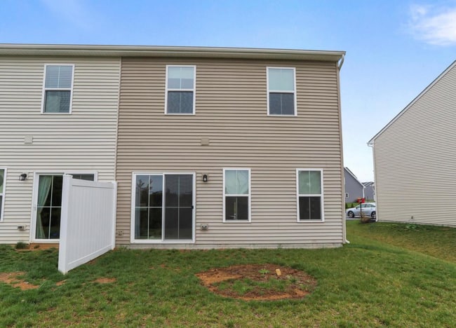 Building Photo - End unit 3-Bed Townhouse in Rolling Hills