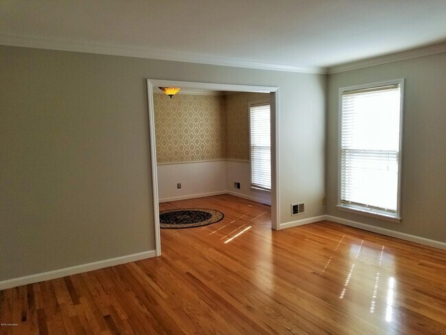 Building Photo - 8203 Camberley Dr