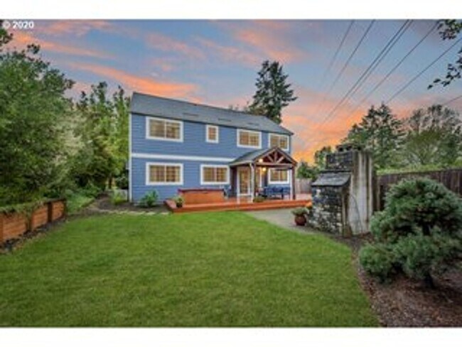 Building Photo - Stunning 5 bedroom home in desirable SW PDX now available for long term lease!