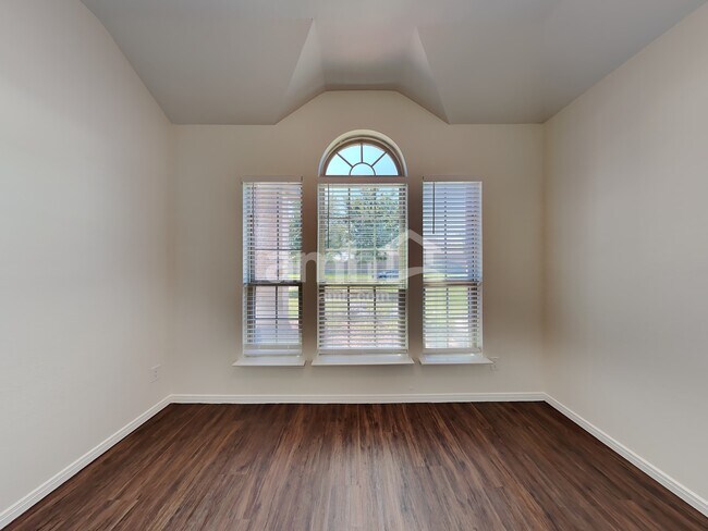 Building Photo - 21614 Champagne Dr E