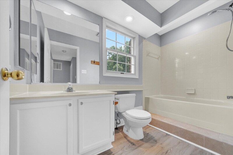 Building Photo - 27 Preakness Ct
