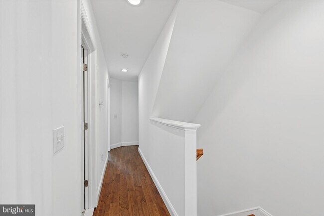 Building Photo - 2630 E Harold St