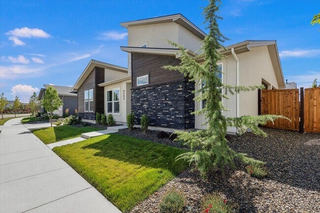 Building Photo - 8283 W Shams Ln